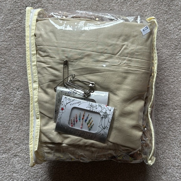 Gold Sequin Saree - Picture 8 of 8